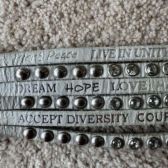 Good Works make a Difference leather bracelet - Picture 7 of 9